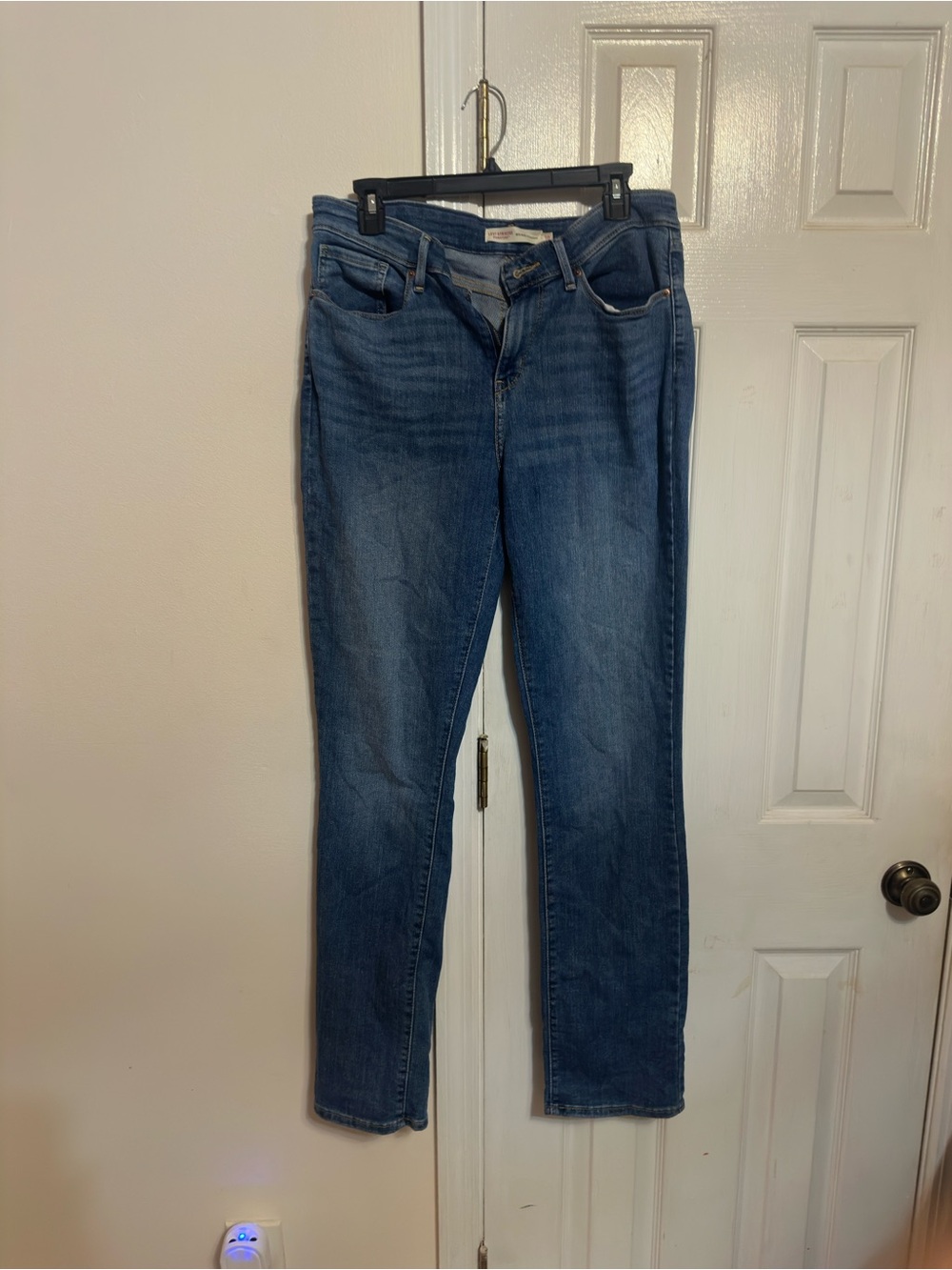 Signature by Levi Strauss Straight-Leg Jeans in Dark Blue Wash